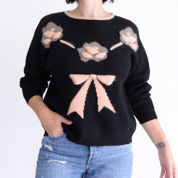 80% Lambswool Black Crewneck Peachy Bow & Floral Design Sweater Med - Picture 3 of 10